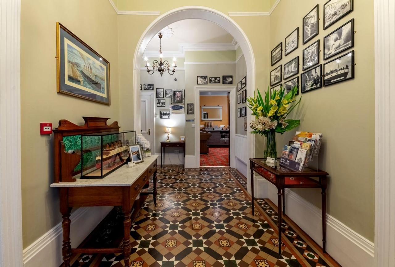 Charades Guest House Χέρεφορντ Εξωτερικό φωτογραφία