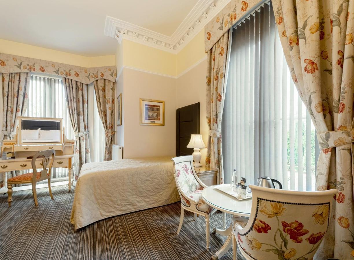 Charades Guest House Χέρεφορντ Εξωτερικό φωτογραφία