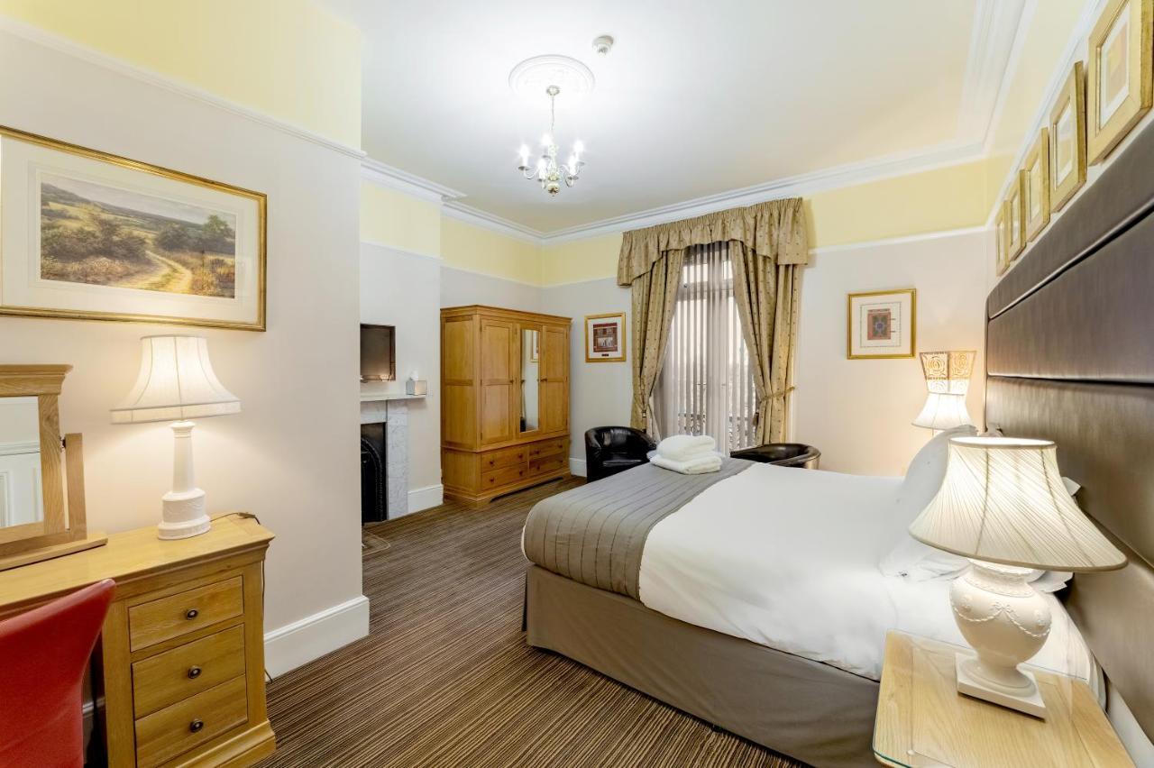 Charades Guest House Χέρεφορντ Εξωτερικό φωτογραφία