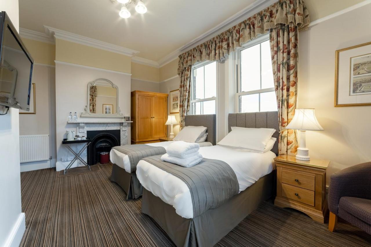 Charades Guest House Χέρεφορντ Εξωτερικό φωτογραφία