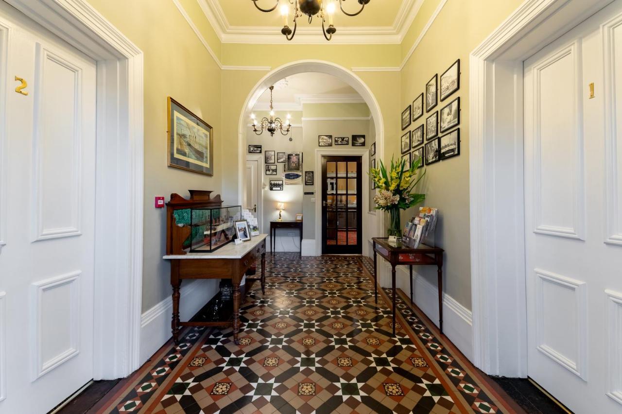 Charades Guest House Χέρεφορντ Εξωτερικό φωτογραφία
