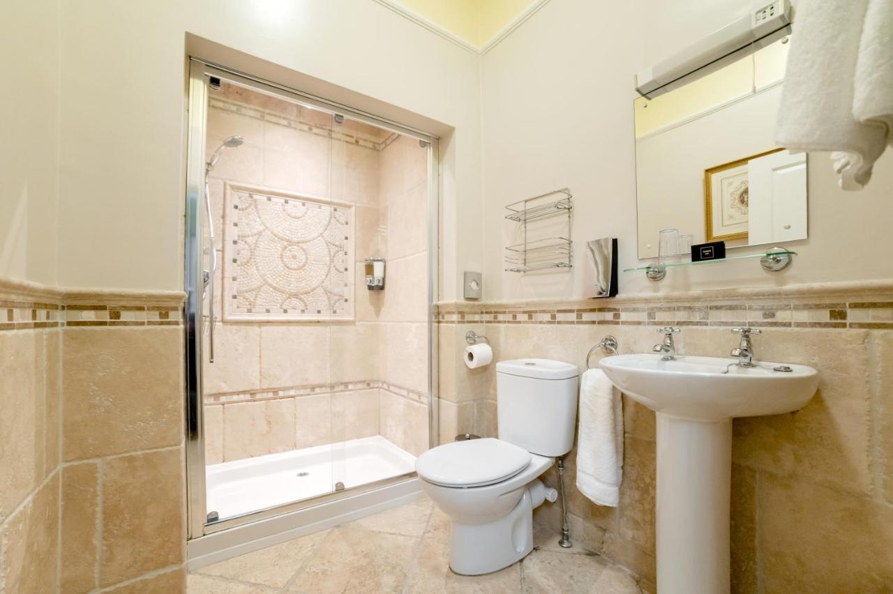 Charades Guest House Χέρεφορντ Εξωτερικό φωτογραφία