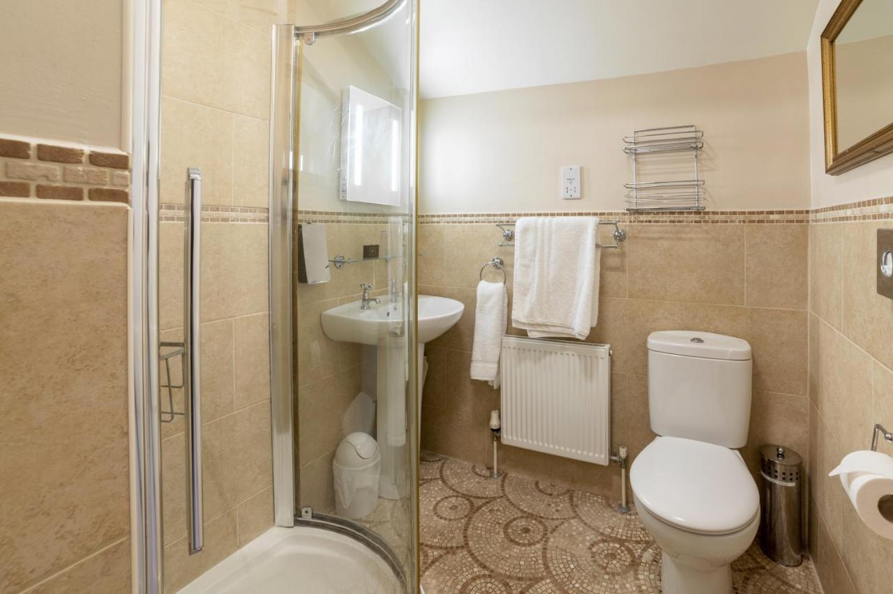 Charades Guest House Χέρεφορντ Εξωτερικό φωτογραφία