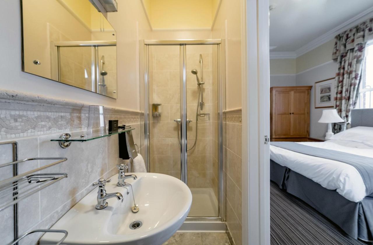 Charades Guest House Χέρεφορντ Εξωτερικό φωτογραφία