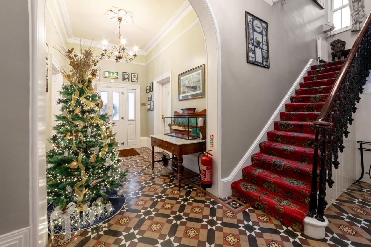 Charades Guest House Χέρεφορντ Εξωτερικό φωτογραφία